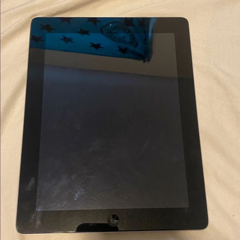 Apple iPad comes with charger aswell